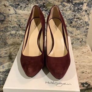 Women’s suede burgundy wedge/pump